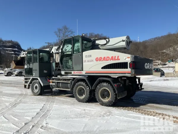 2004 Gradall XL4100 II
