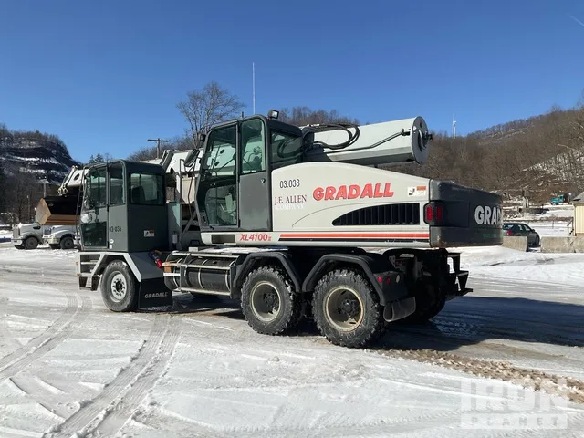 2004 Gradall XL4100 II