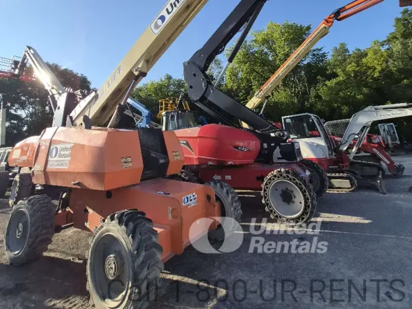 2017 JLG 600S