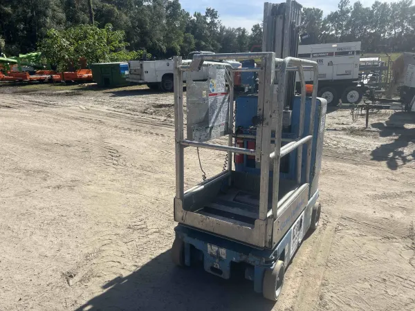 2010 Genie GR-20