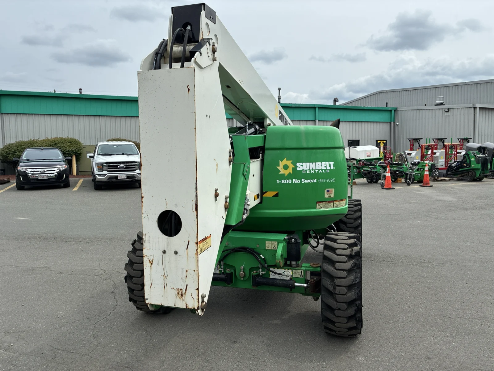 2017 JLG 600AJN Narrow