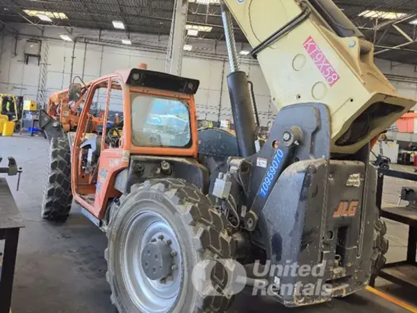 2019 JLG 1255