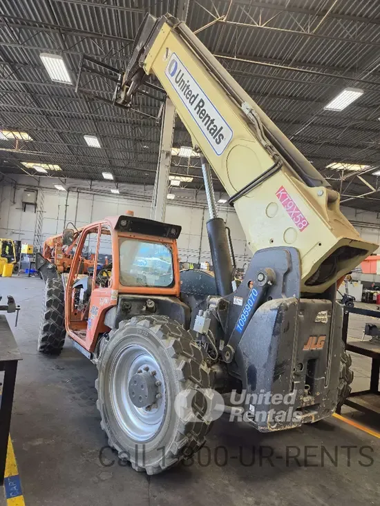 2019 JLG 1255