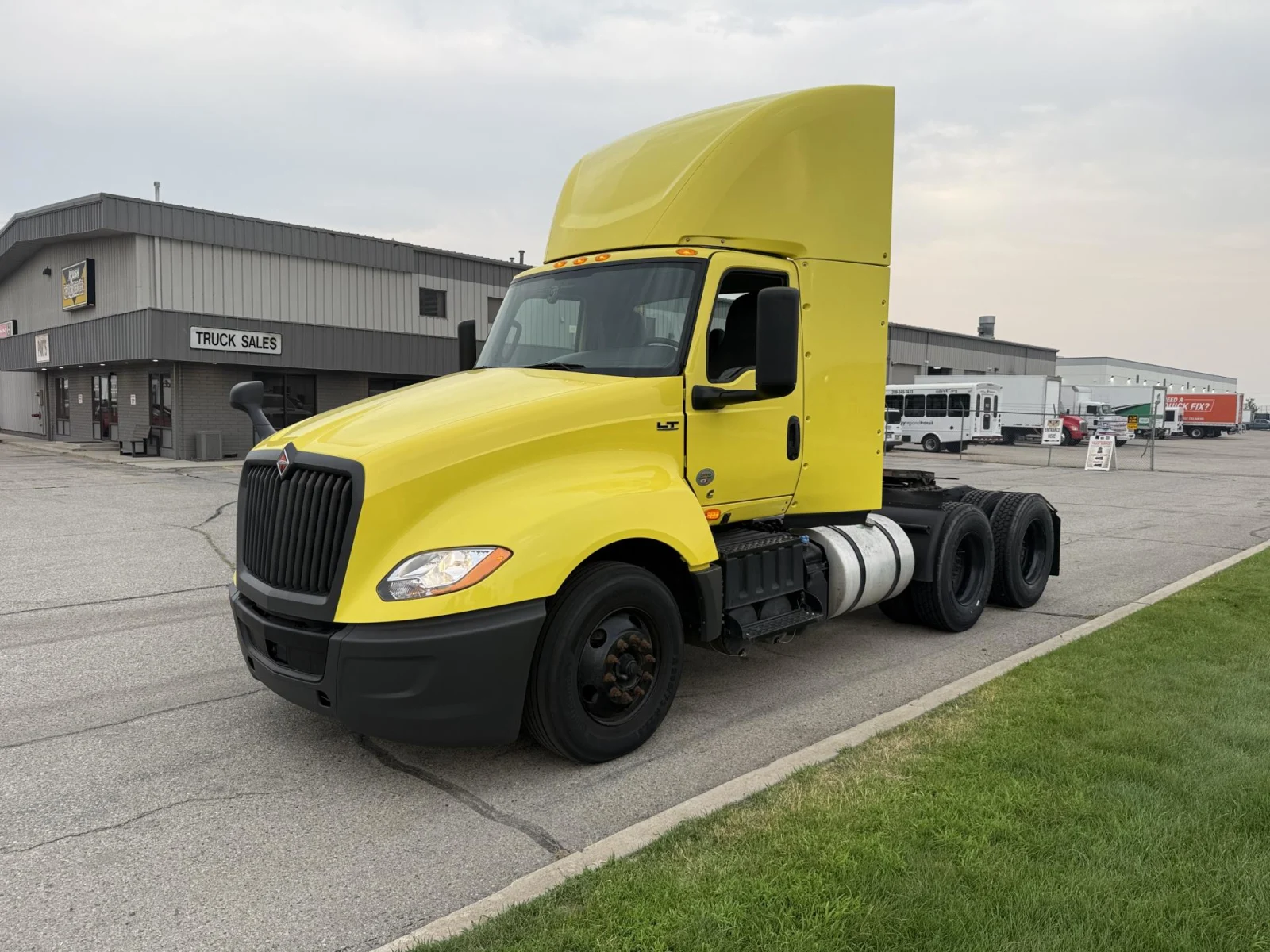 2023 International LT625