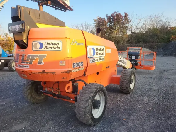 2017 JLG 600S