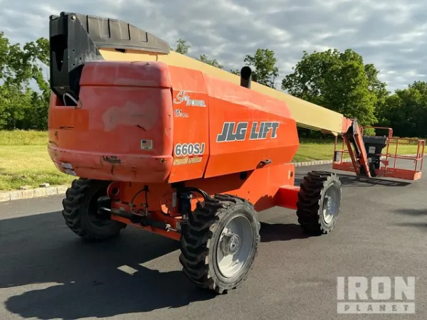 2016 JLG 660SJ