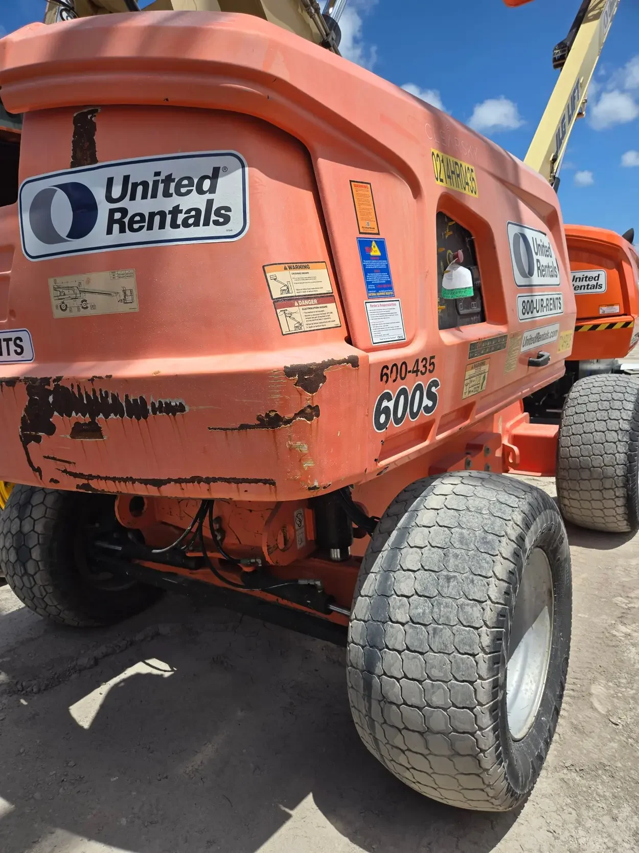2019 JLG 600S