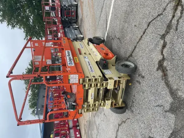 2017 JLG 3246ES