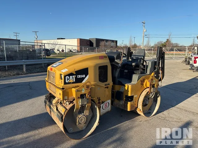 2015 Caterpillar CB34B