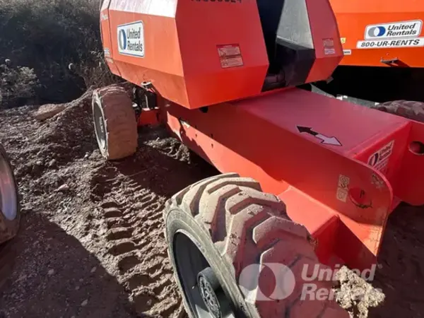 2017 JLG 600S