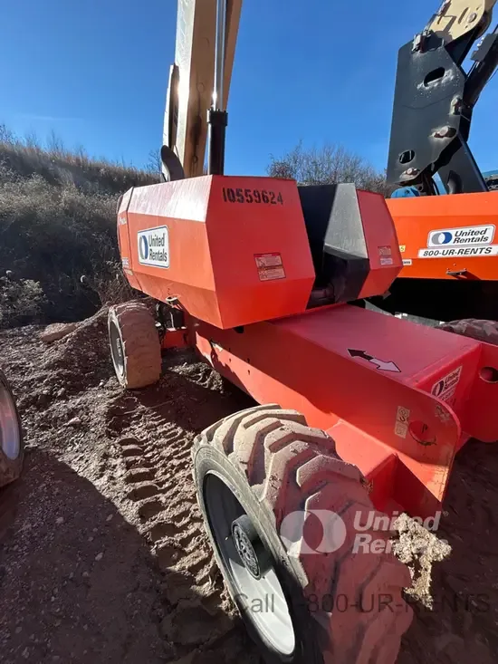 2017 JLG 600S