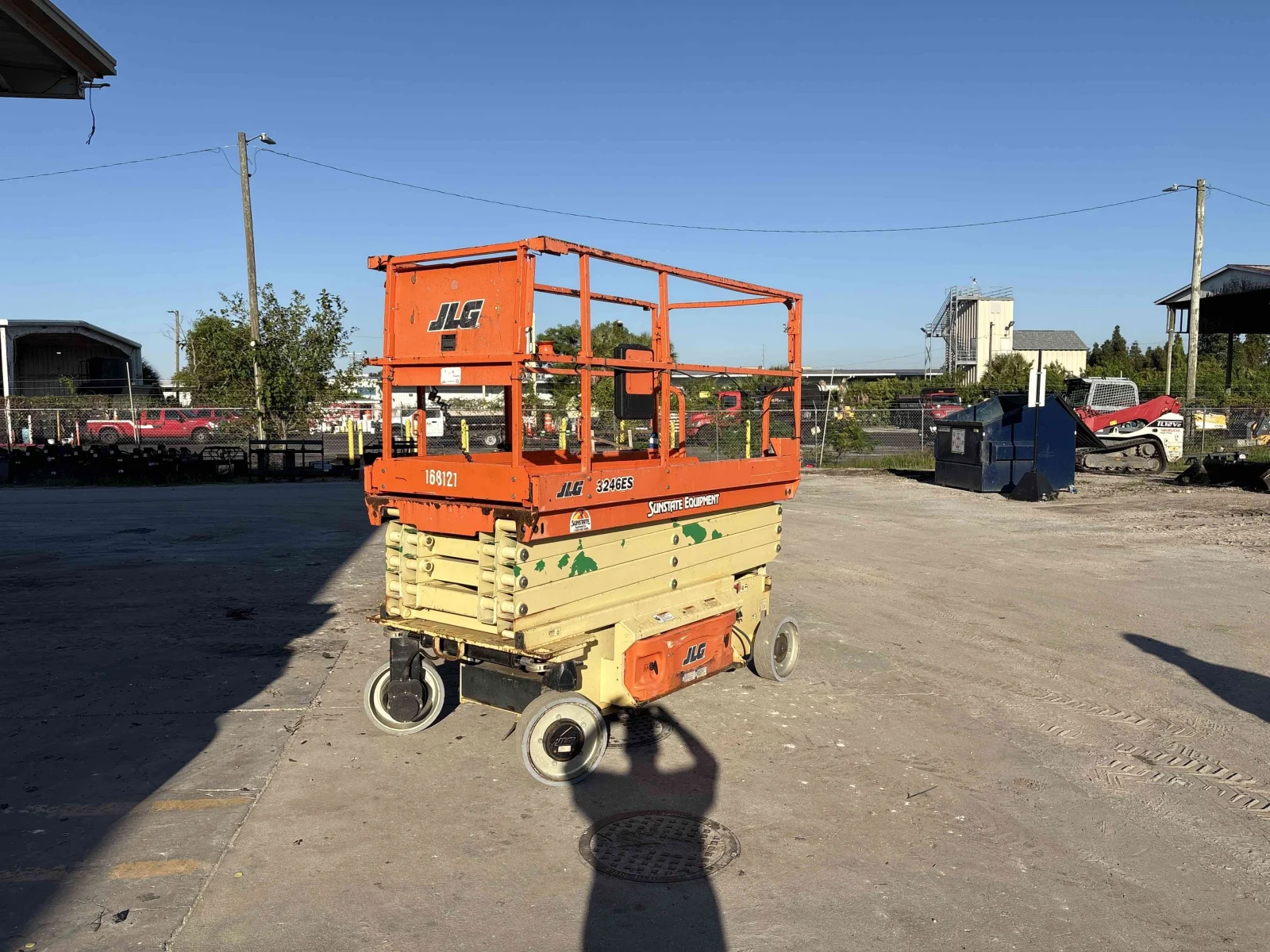 2017 JLG 3246ES