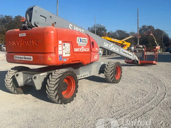 2017 Skyjack SJ82T