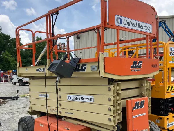 2017 JLG 4069LE