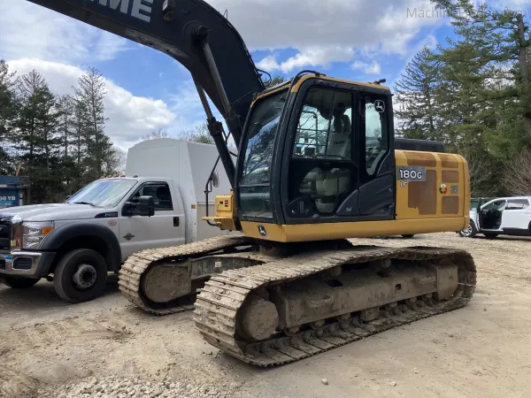 2016 John Deere 180G LC