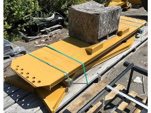 2022 Caterpillar 725C SCISSOR TAILGATE