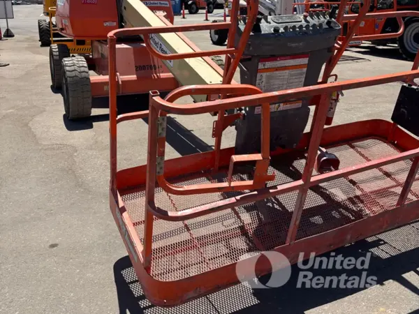 2018 JLG 400S