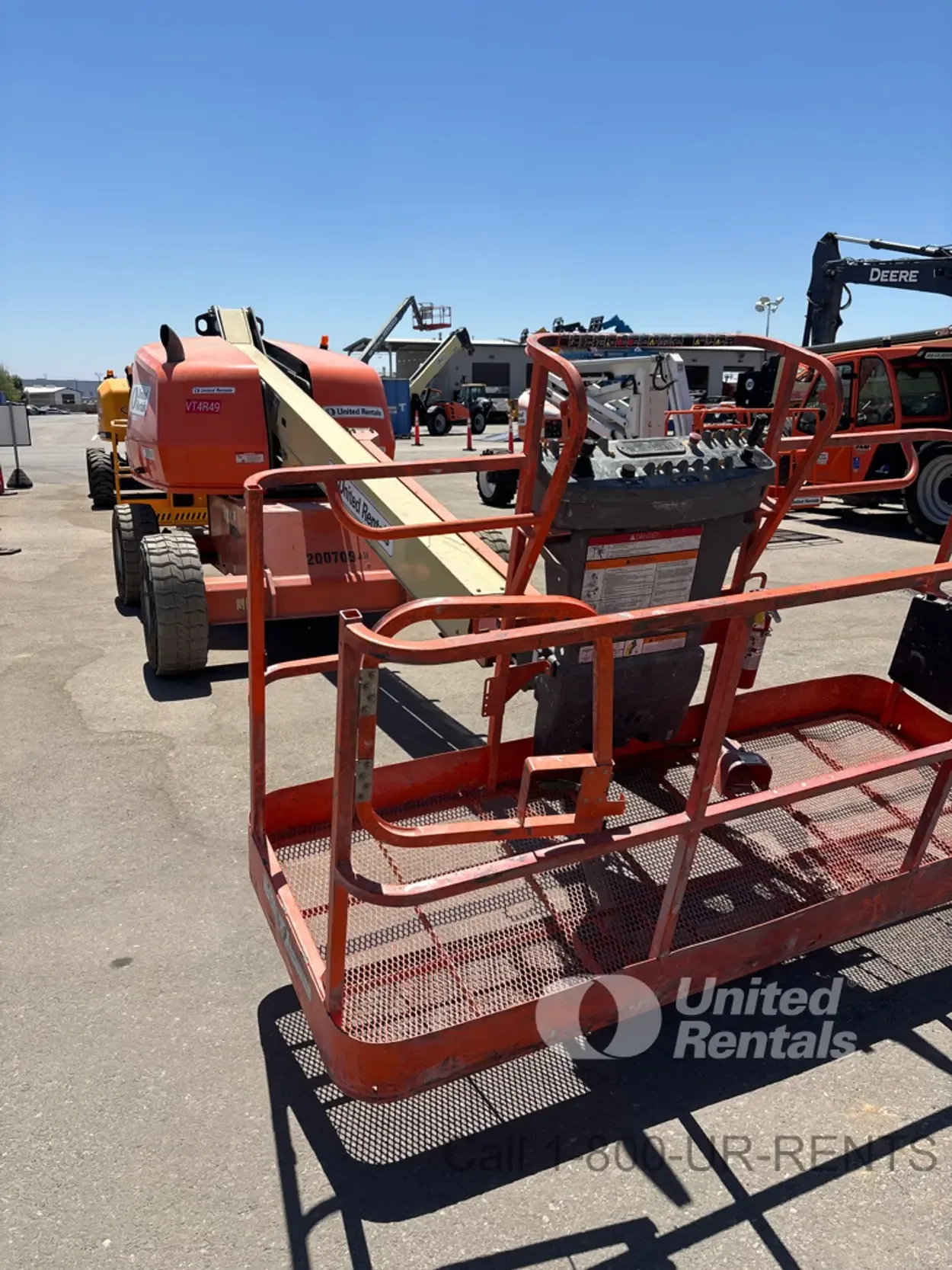2018 JLG 400S