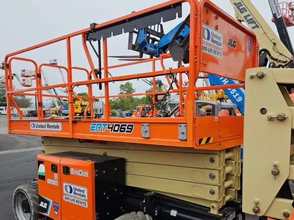 2022 JLG ERT4069