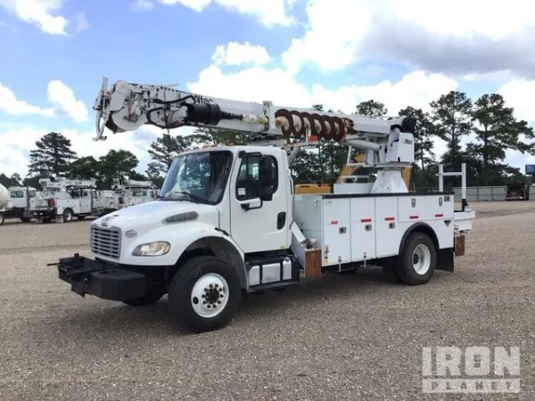 2017 Freightliner M2106