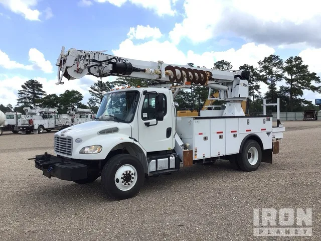 2017 Freightliner M2106