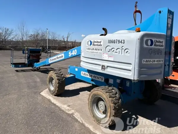 2017 Genie S-40