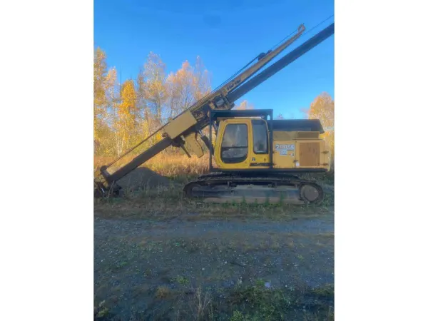 2000 John Deere 200LC