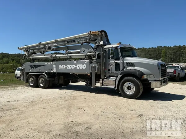 2016 Mack GU533