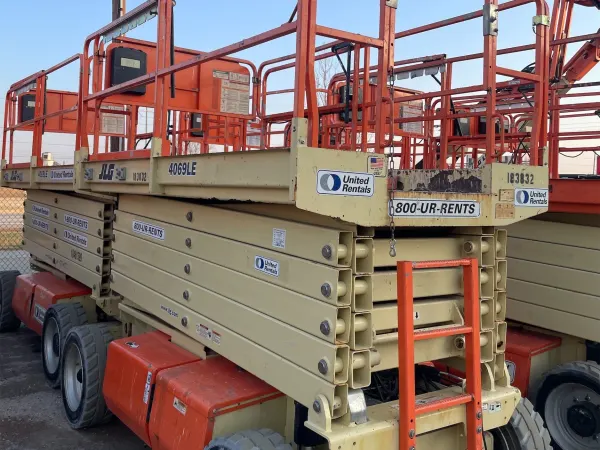 2017 JLG 4069LE