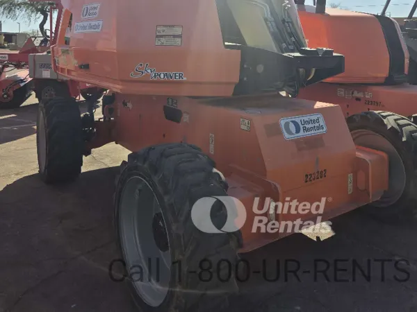 2019 JLG 660SJ