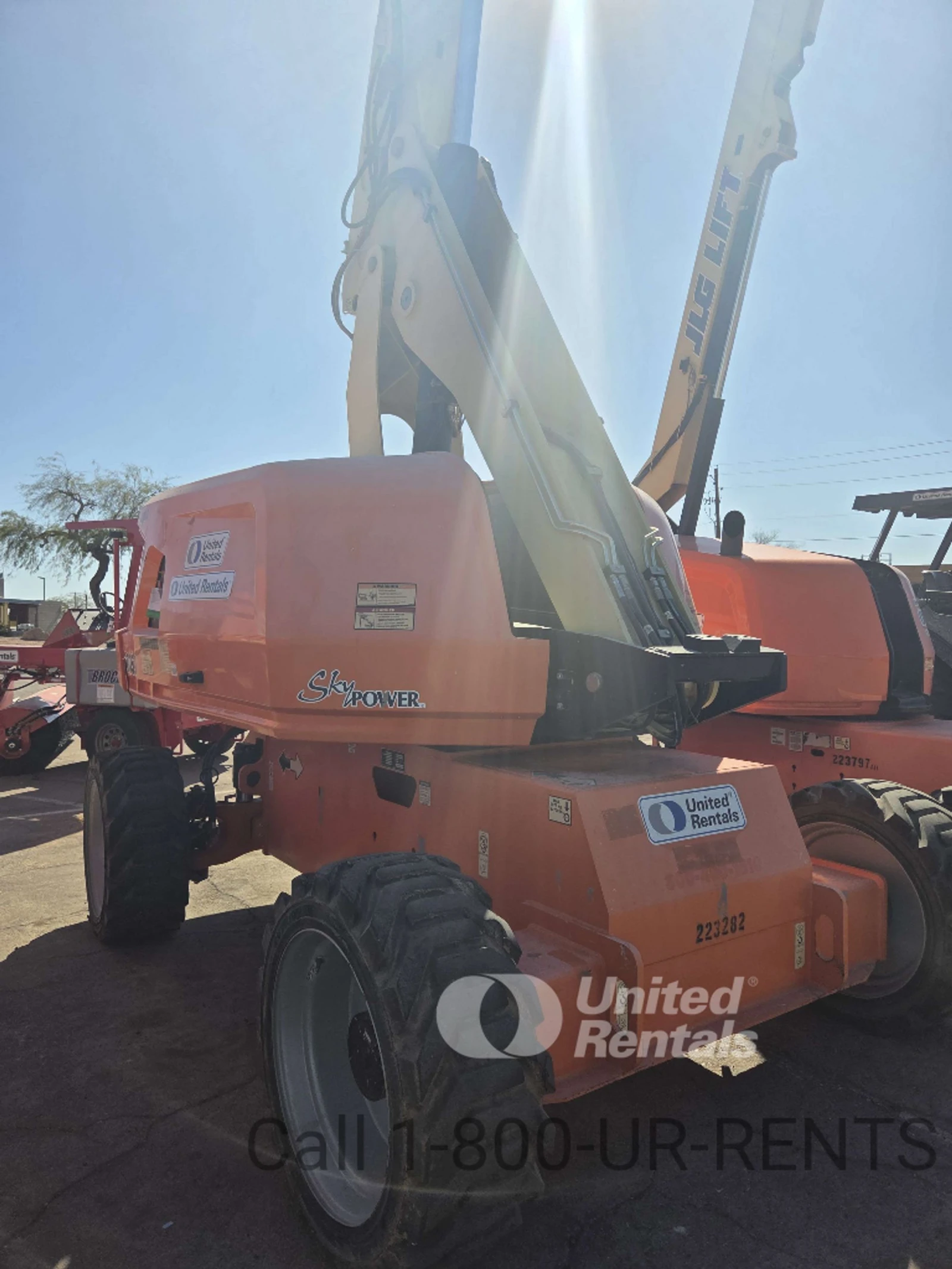 2019 JLG 660SJ