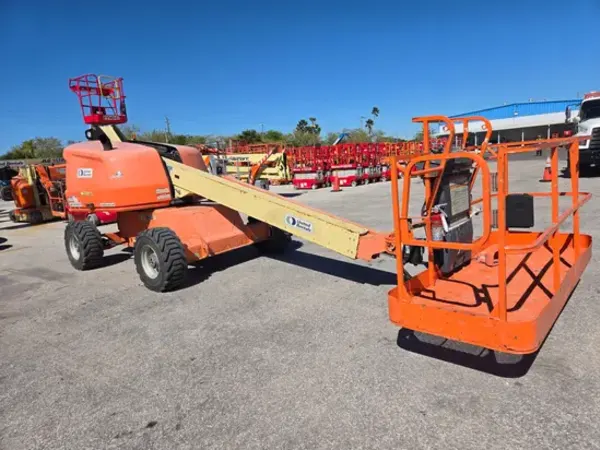 2016 JLG 400S