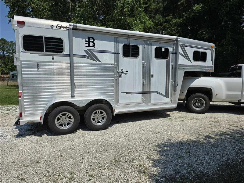 2000 C&C Trailers 2 horse Gooseneck
