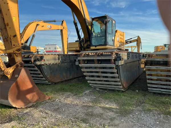 2020 Caterpillar 330