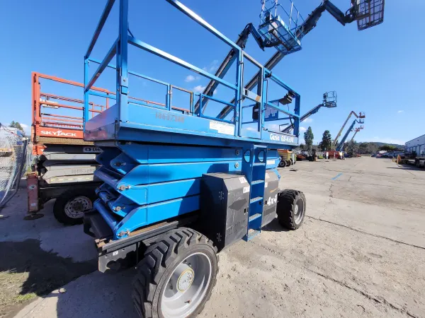 2017 Genie GS-4390 RT Rough Terrain