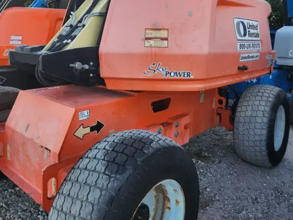 2017 JLG 600S