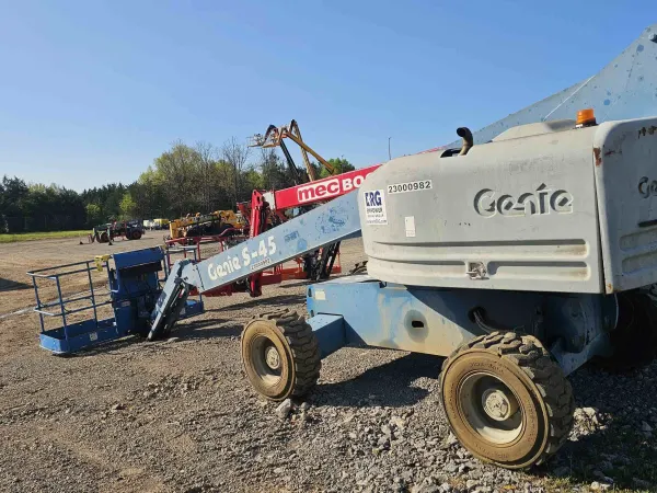 2017 Genie S-45