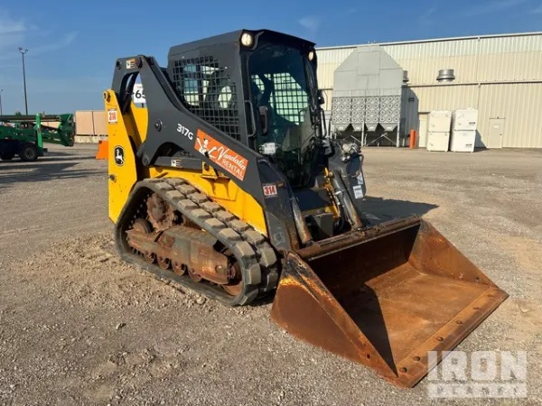 2019 John Deere 317G