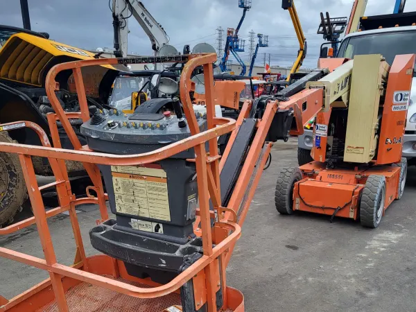 2016 JLG E300AJP Articulating