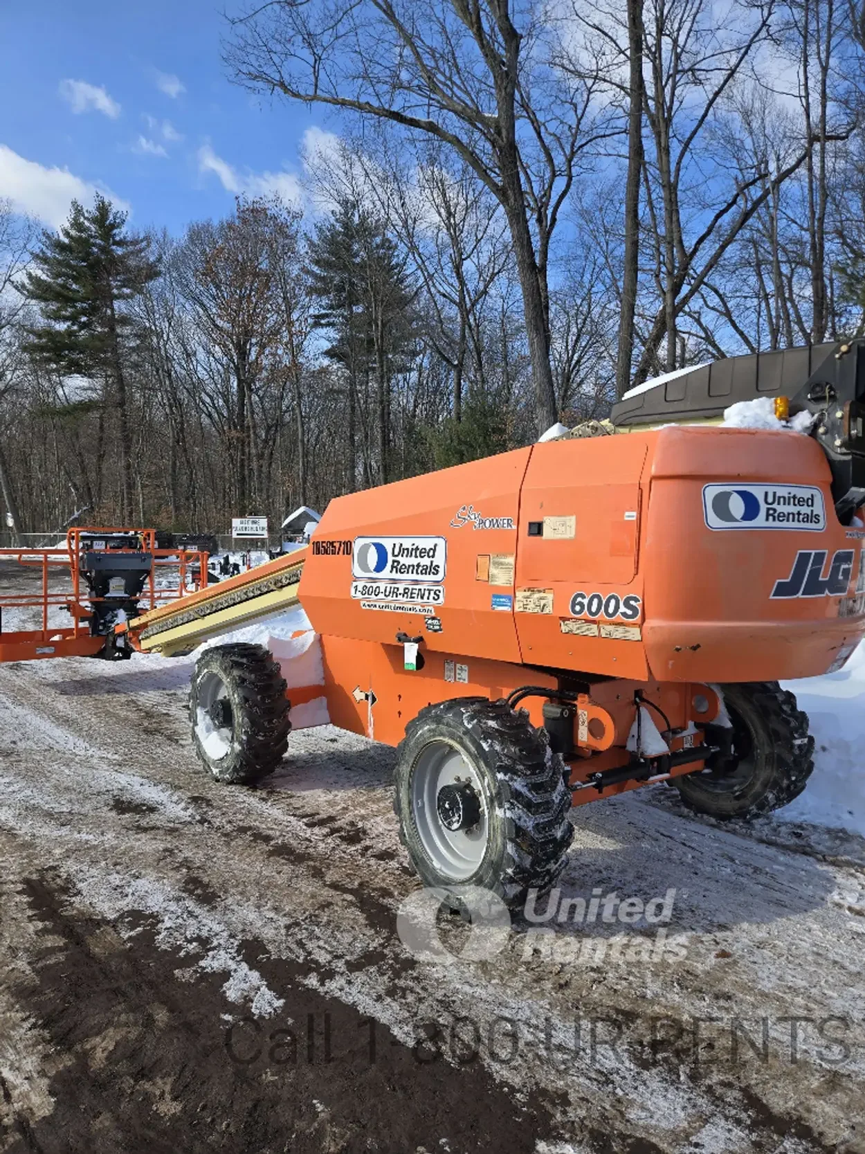 2017 JLG 600S