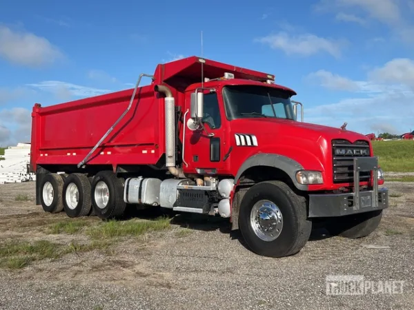 2013 Mack GU713
