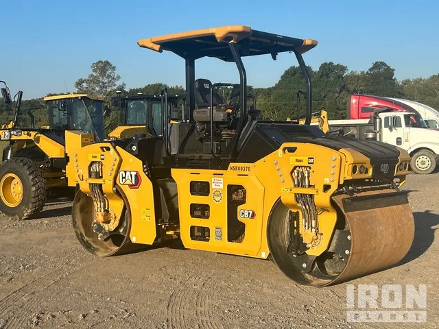 2023 Caterpillar CB7