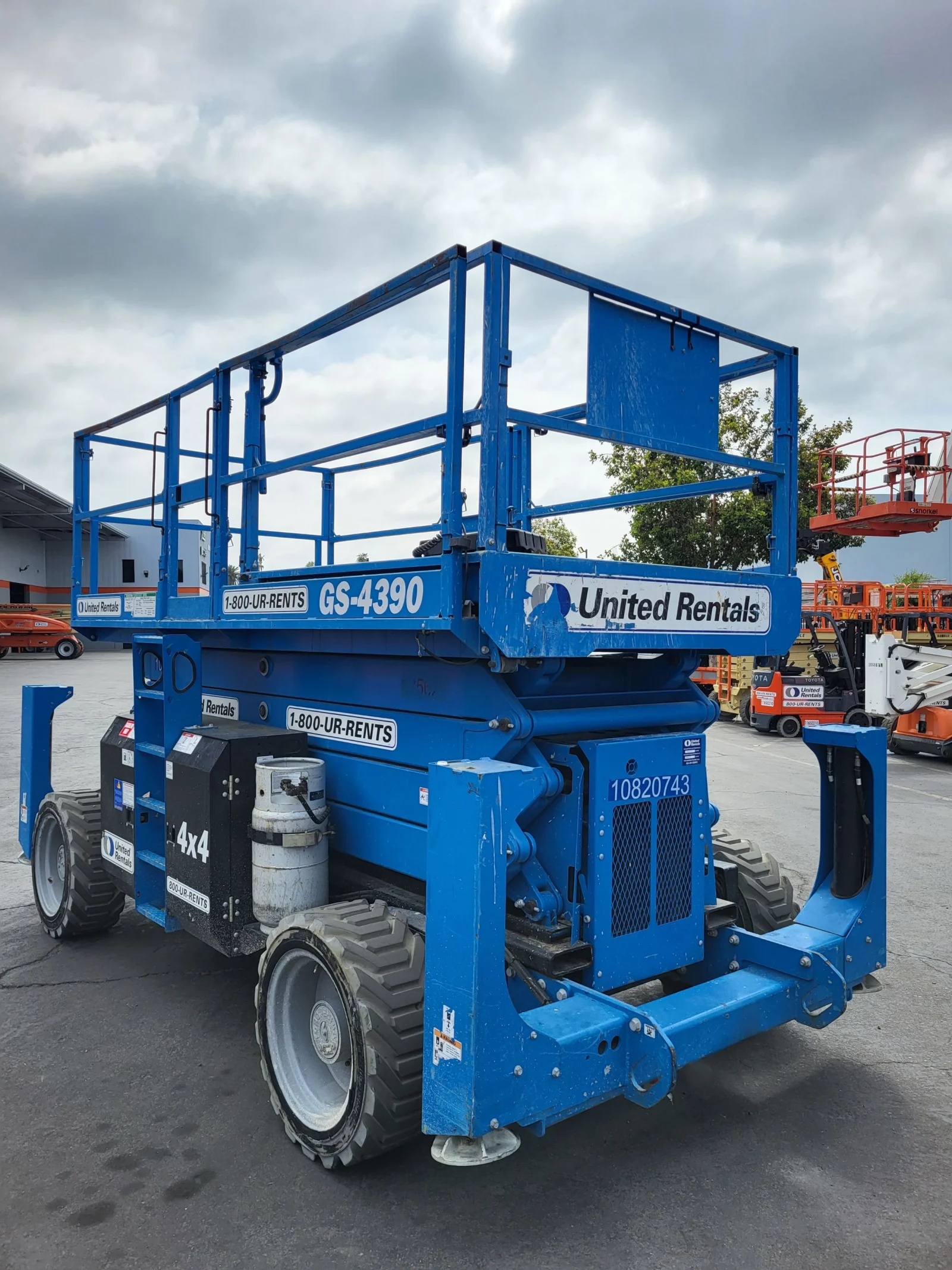 2018 Genie GS-4390-RT-Rough-Terrain