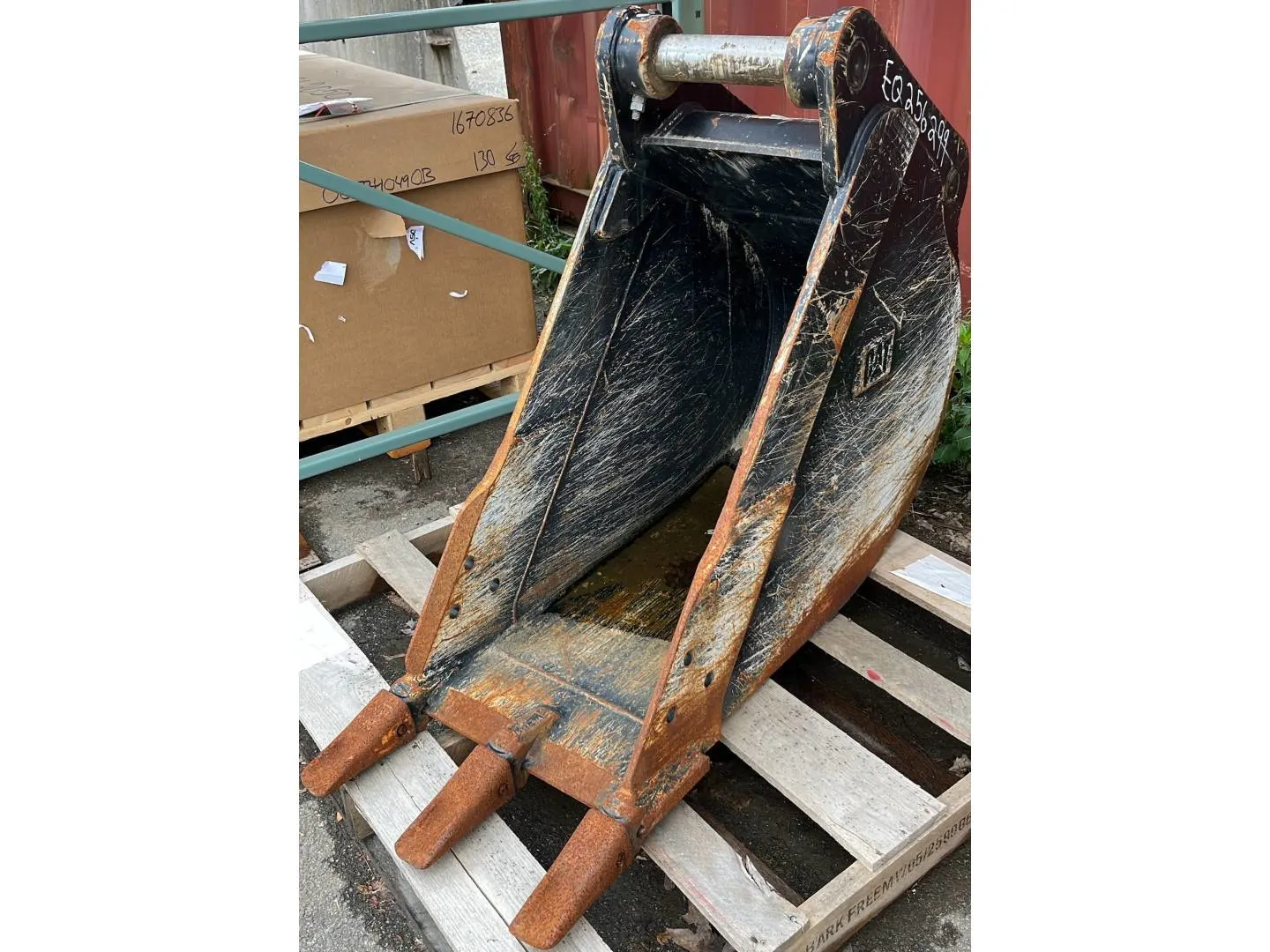 2023 Caterpillar 310 18INCH HEAVY DUTY BUCKET