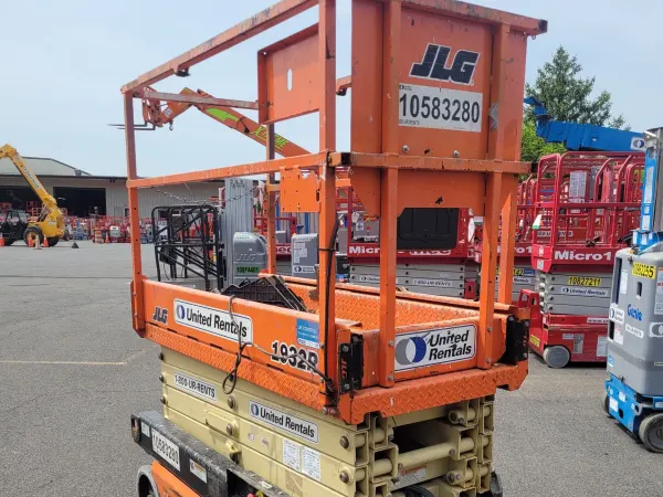 2017 JLG 1932R