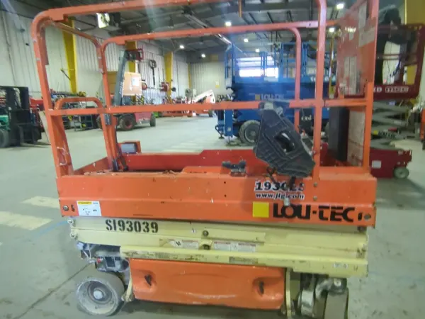 2015 JLG 1930ES