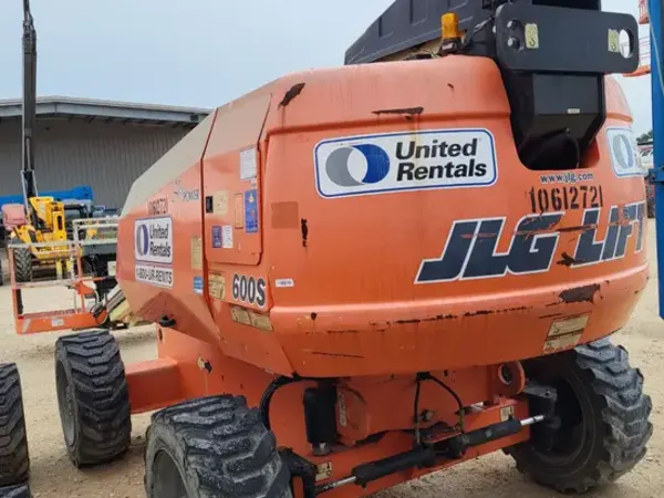 2017 JLG 600S