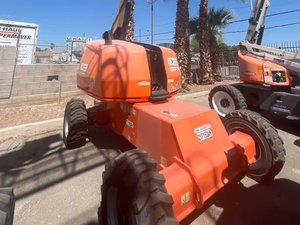 2019 JLG 400S