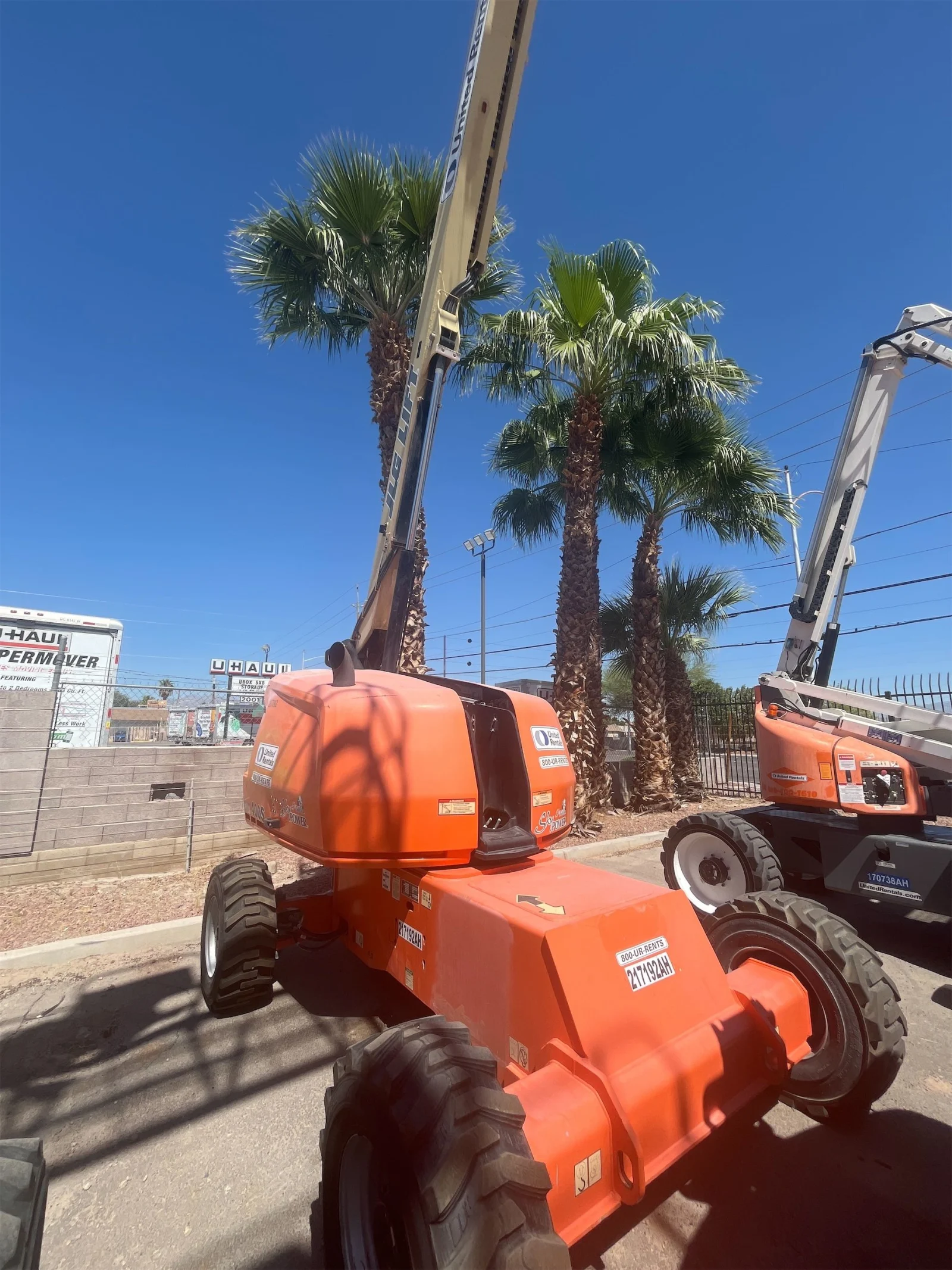 2019 JLG 400S