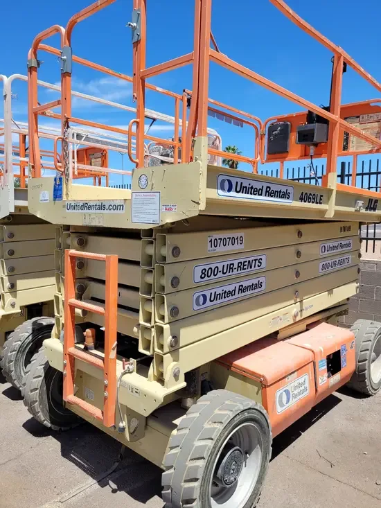 2018 JLG 4069LE